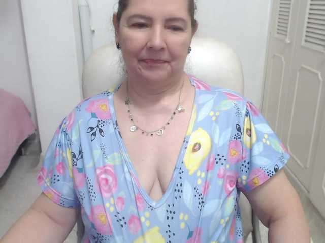 leonela-68 live cam on BongaCams
