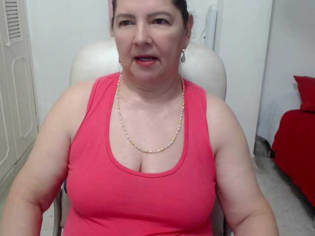 leonela-68 live cam on BongaCams