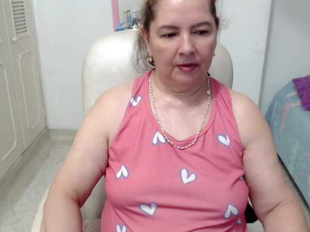 leonela-68 live cam on BongaCams