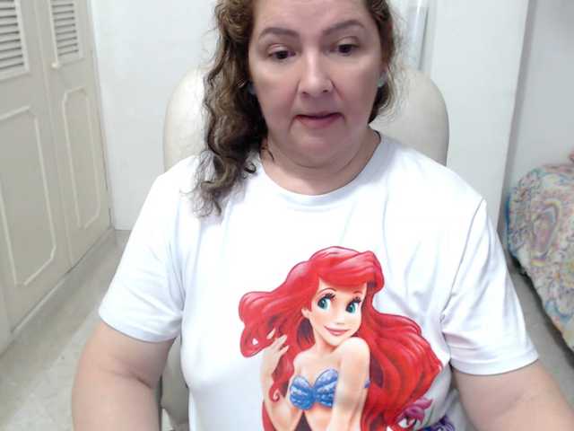 leonela-68 live cam on BongaCams