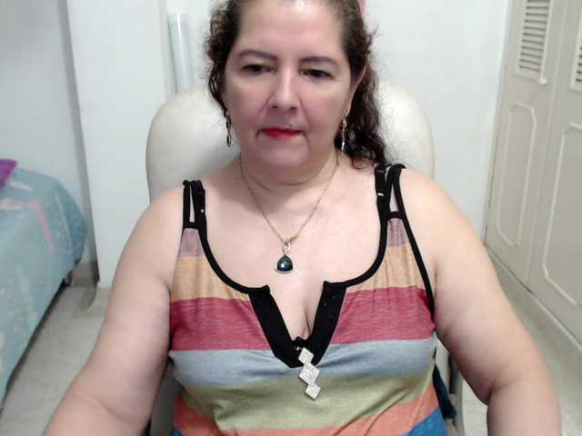 leonela-68 live webcam show