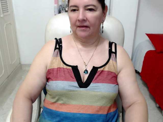 leonela-68 live cam on BongaCams