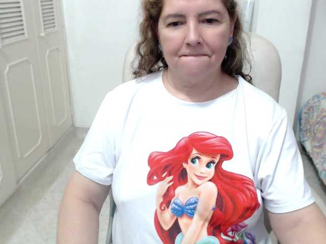 leonela-68 live cam on BongaCams