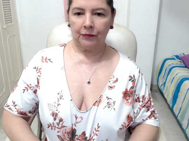 leonela-68 live cam on BongaCams