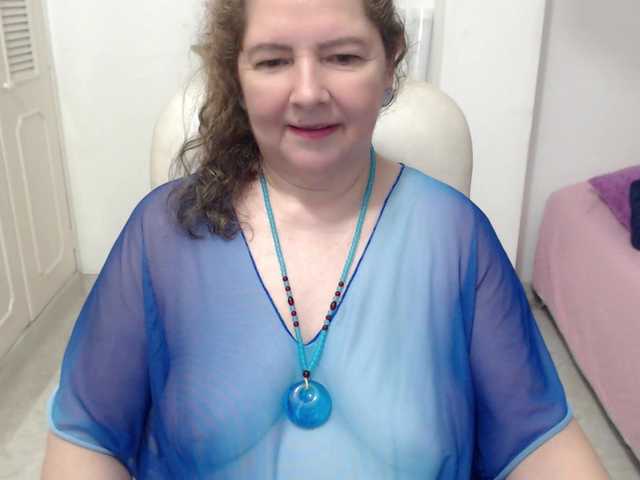 leonela-68 live cam on BongaCams