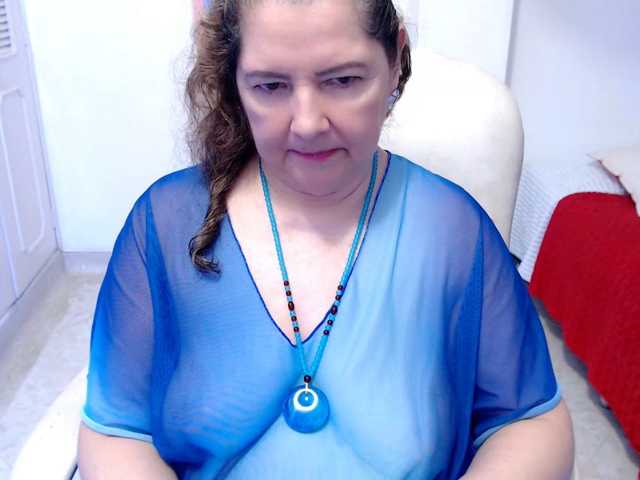 leonela-68 live cam on BongaCams