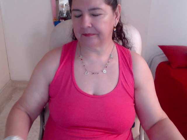 leonela-68 live cam on BongaCams