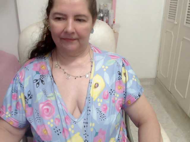 leonela-68 live sex show