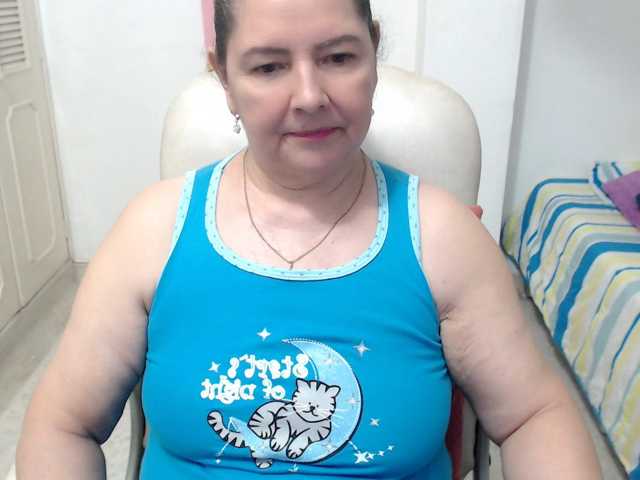 leonela-68 live cam on BongaCams