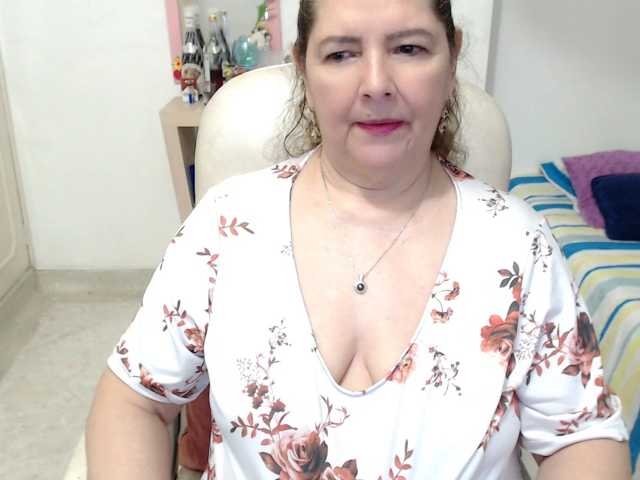 leonela-68 live cam preview