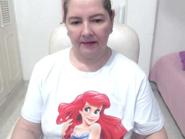 leonela-68 live cam on BongaCams