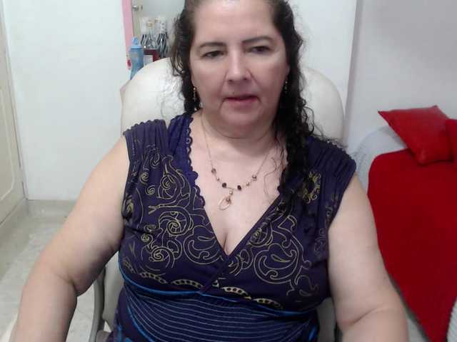leonela-68 live cam on BongaCams