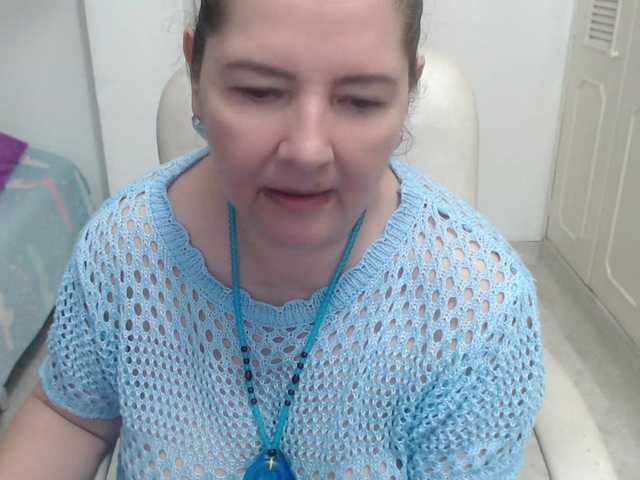 leonela-68 online
