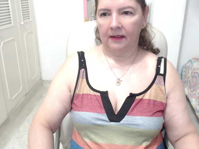 leonela-68 live cam on BongaCams