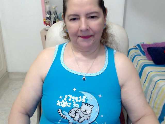 leonela-68 live cam on BongaCams