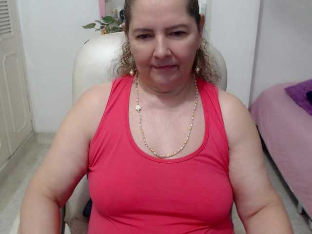 leonela-68 live cam on BongaCams