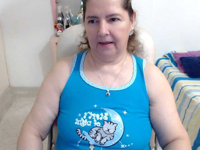 leonela-68 live cam on BongaCams