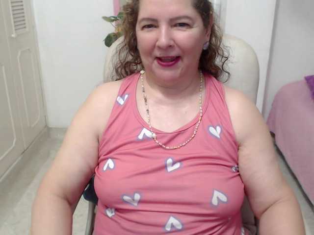 leonela-68 live cam on BongaCams