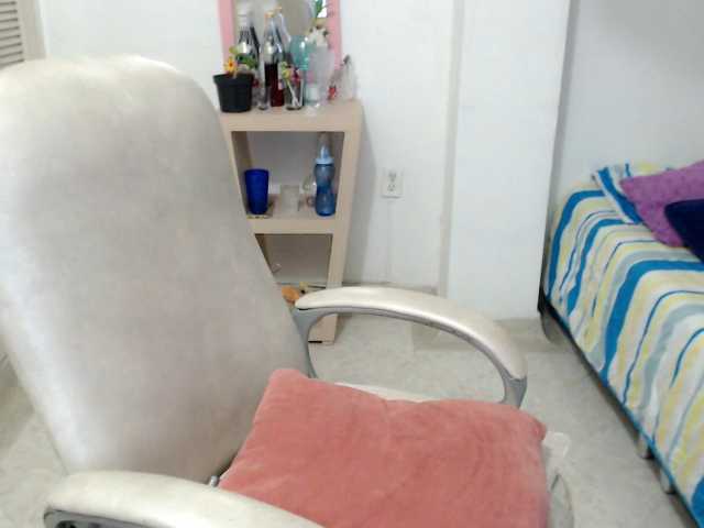 leonela-68 webcam bongacams model stream image