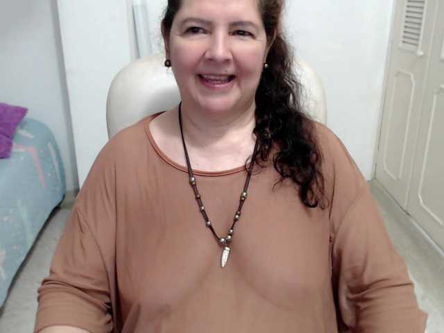 leonela-68 cam belle