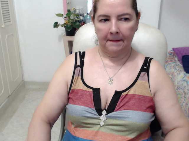 leonela-68 live cam