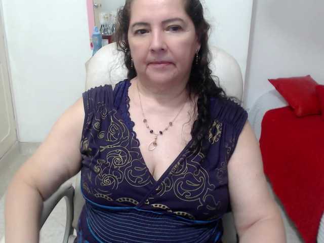 leonela-68 live cam on BongaCams
