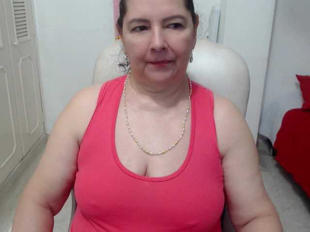 leonela-68 live cam on BongaCams