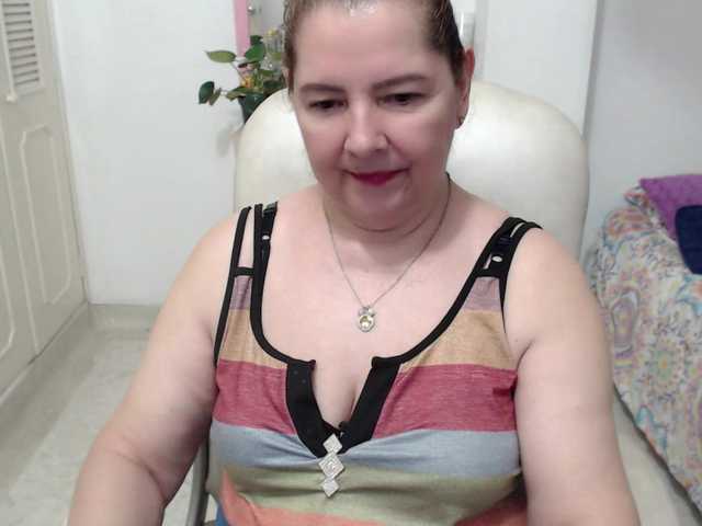 leonela-68 live cam on BongaCams
