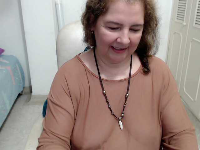 leonela-68 live webcam show