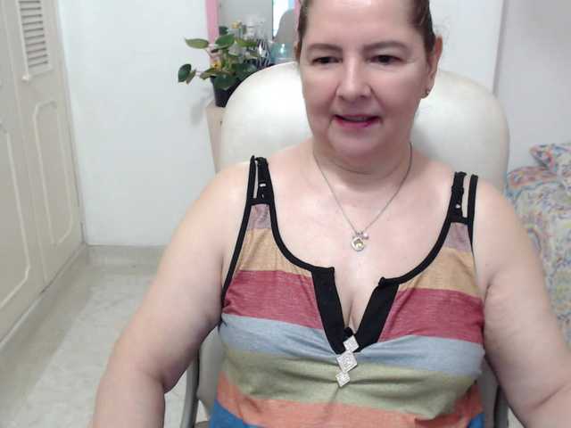 leonela-68 live cam on BongaCams