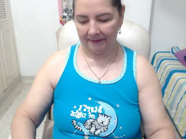 leonela-68 live cam on BongaCams