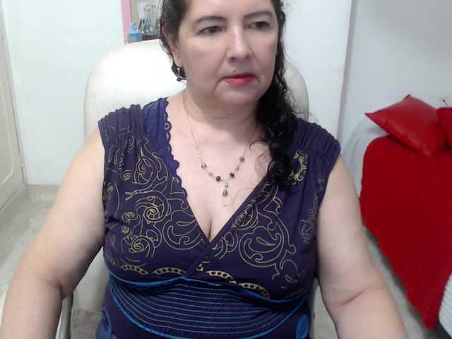 leonela-68 live cam on BongaCams