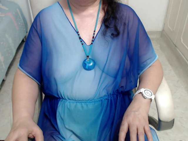 leonela-68 live cam on BongaCams