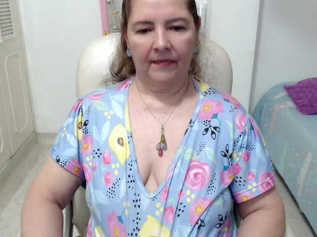 leonela-68 live webcam show
