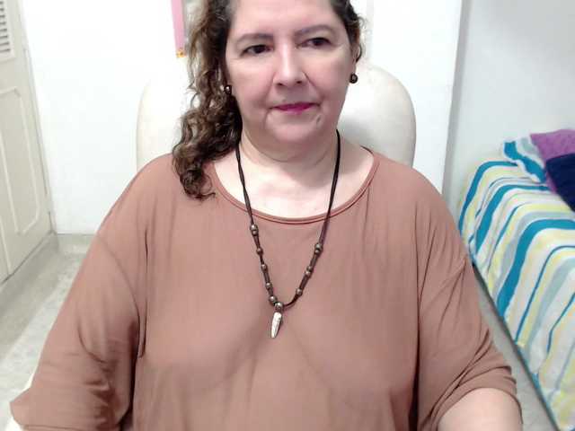 leonela-68 live cam on BongaCams