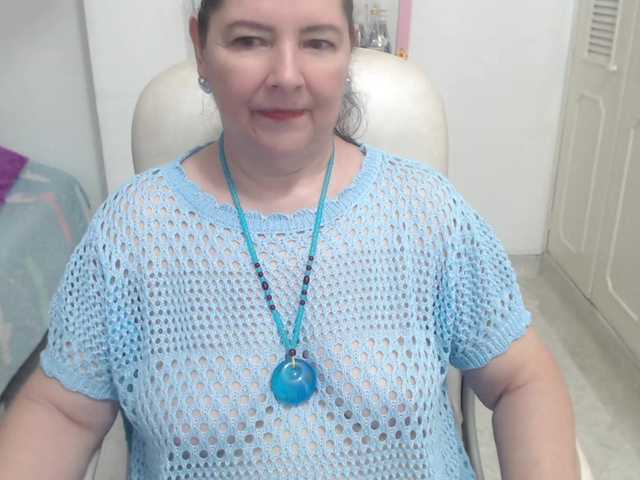 leonela-68 live cam on BongaCams