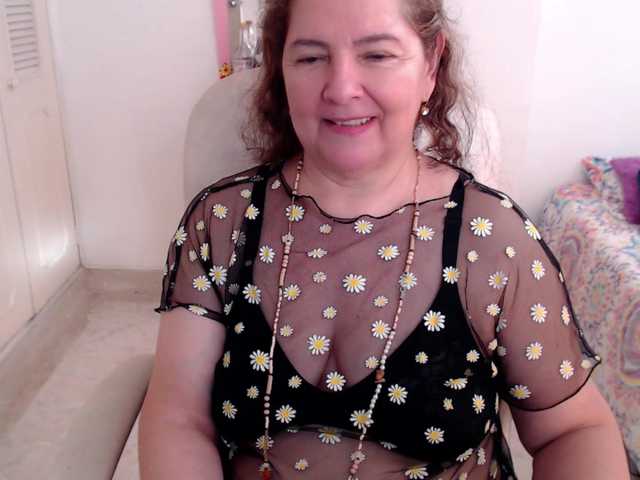 leonela-68 live webcam show