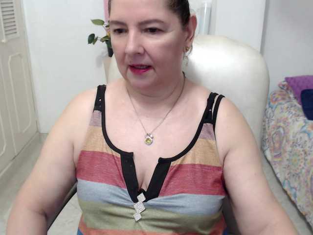 leonela-68 live cam on BongaCams