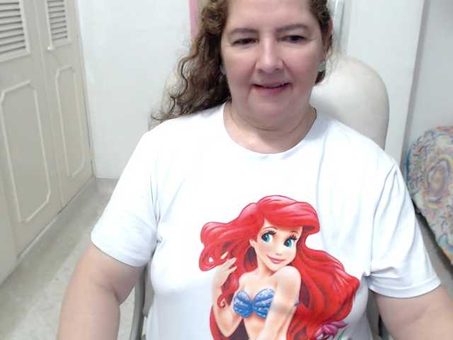 leonela-68 live cam on BongaCams