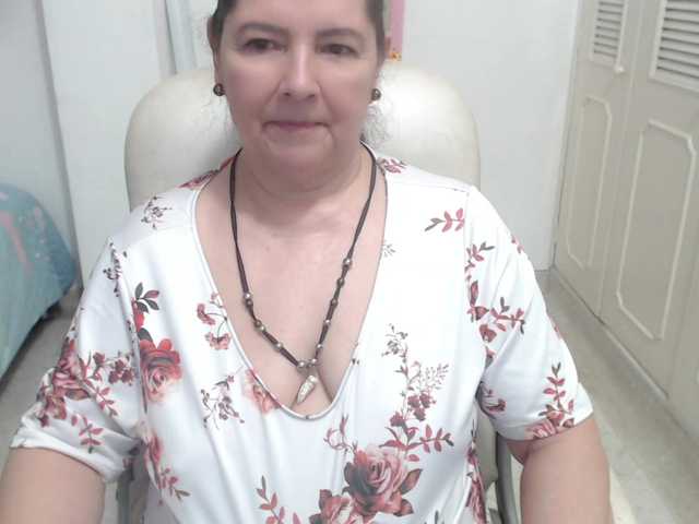 leonela-68 live cam on BongaCams
