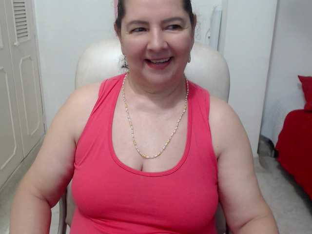 leonela-68 live cam on BongaCams
