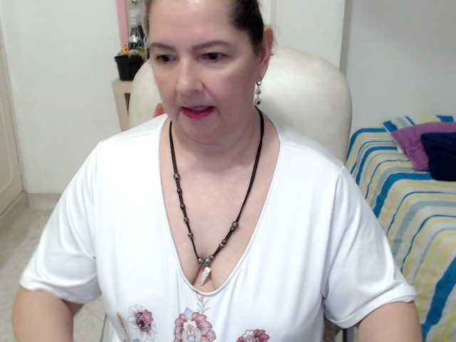 leonela-68, live now on BongaCams