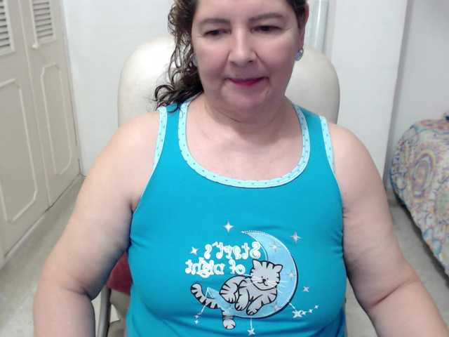 leonela-68 live cam on BongaCams