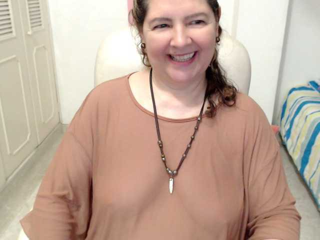 leonela-68, en vivo ahora en BongaCams