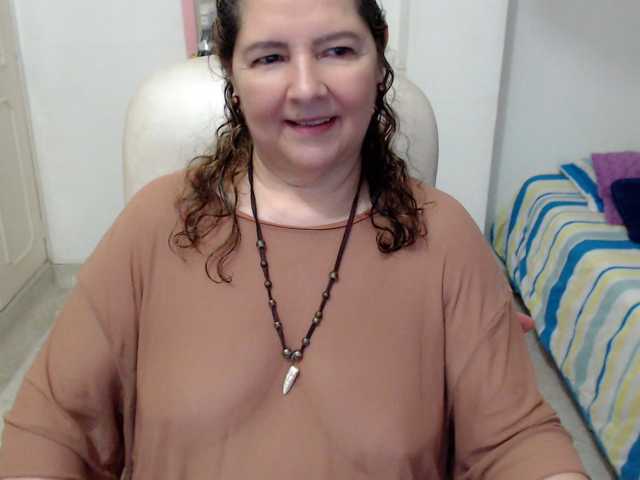 leonela-68 live cam on BongaCams