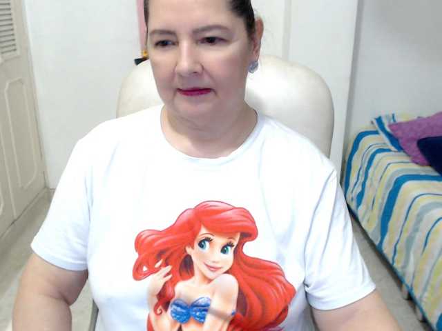 leonela-68 live cam on BongaCams
