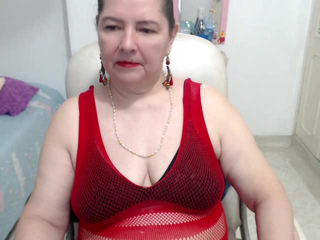 leonela-68 live cam on BongaCams
