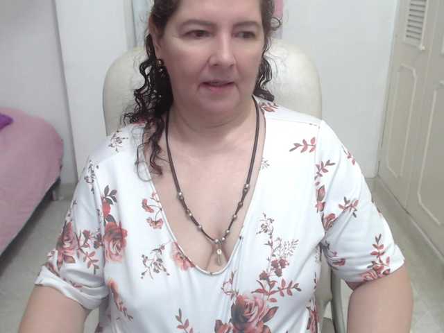 leonela-68 online