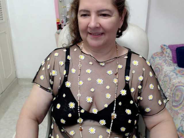 leonela-68 live webcam show