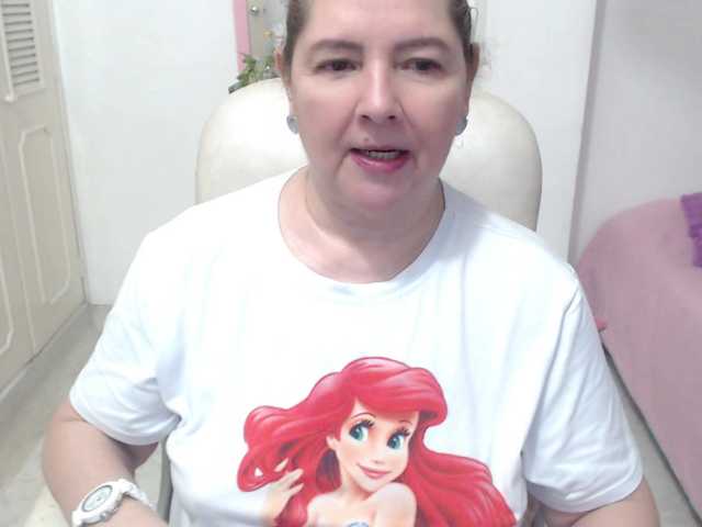 leonela-68 live cam on BongaCams